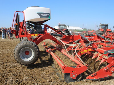 Prezentacija Steyr traktora, Kvarnelad priključnih i JCB strojeva tvrtke Grapak