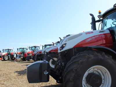Prezentacija Steyr traktora, Kvarnelad priključnih i JCB strojeva tvrtke Grapak
