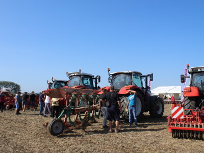 Prezentacija Steyr traktora, Kvarnelad priključnih i JCB strojeva tvrtke Grapak
