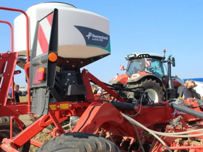 Prezentacija Steyr traktora, Kvarnelad priključnih i JCB strojeva tvrtke Grapak