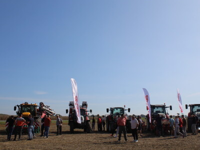 Prezentacija Steyr traktora, Kvarnelad priključnih i JCB strojeva tvrtke Grapak