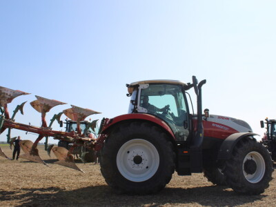 Prezentacija Steyr traktora, Kvarnelad priključnih i JCB strojeva tvrtke Grapak