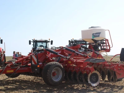 Prezentacija Steyr traktora, Kvarnelad priključnih i JCB strojeva tvrtke Grapak