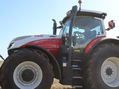 Prezentacija Steyr traktora, Kvarnelad priključnih i JCB strojeva tvrtke Grapak