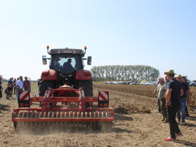Prezentacija Steyr traktora, Kvarnelad priključnih i JCB strojeva tvrtke Grapak