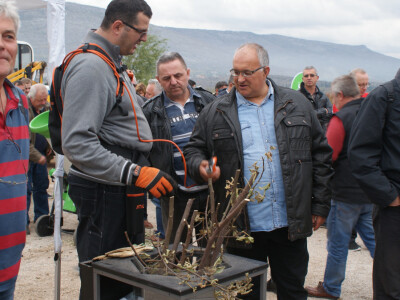 Prezentacija strojeva i opreme tvrtke Unikomerc Prezentacija strojeva i opreme tvrtke Unikomerc