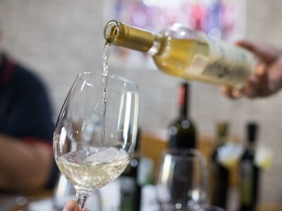 PRIMJER IZ LJUPČA - Dok beru masline Duševićima stiže zlato za liker i vina!