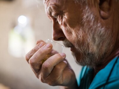 PRIMJER IZ LJUPČA - Dok beru masline Duševićima stiže zlato za liker i vina!