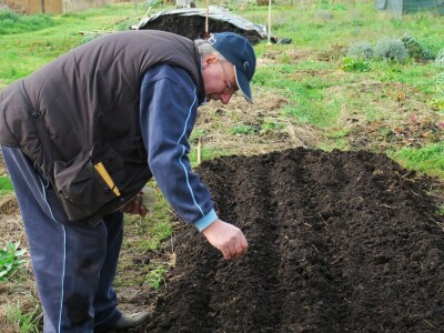 Priprema perma gredica za ranu sjetvu povrtnih kultura