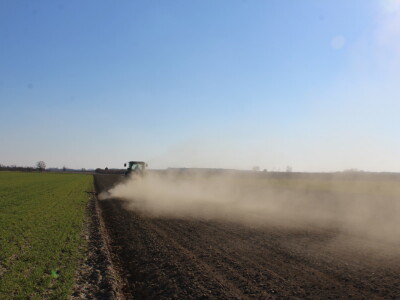 Priprema za proljetnu sjetvu u valpovačkom kraju