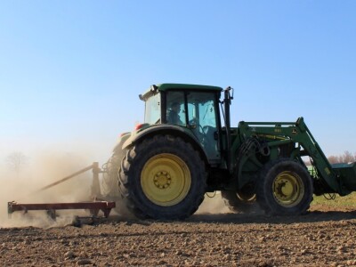 Priprema za proljetnu sjetvu u valpovačkom kraju