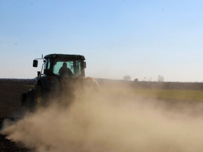 Priprema za proljetnu sjetvu u valpovačkom kraju