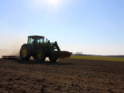 Priprema za proljetnu sjetvu u valpovačkom kraju