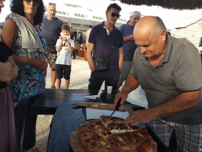 LUKA I IGARA: S jednim prisnacem nahranili 50 ljudi