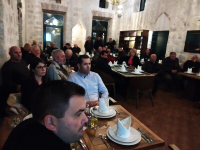 PROGLAŠENJE NAJBOLJIH ULJARA U MAŠKOVIĆA HANU - Šestorica ipred generala Ante Gotovine! PROGLAŠENJE NAJBOLJIH ULJARA U MAŠKOVIĆA HANU - Šestorica ipred generala Ante Gotovine!