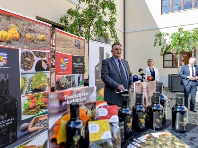 Proizvođači Varaždinskog bučinog ulja osvojili su zlatne medalje u Bruxellesu Proizvođači Varaždinskog bučinog ulja osvojili su zlatne medalje u Bruxellesu
