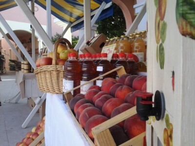 Proizvodi Miklošićevih u Marini Frapa u Rogoznici