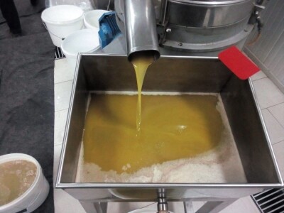 Proizvodnja maslinovoga ulja u uljari Slavka Ramljaka Proizvodnja maslinovoga ulja u uljari Slavka Ramljaka