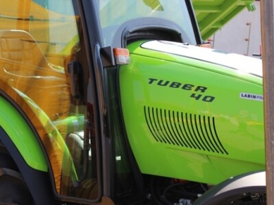 Traktor Labinprogres TPS Tuber 40 s kabinom