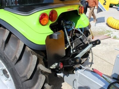 Traktor Labinprogres TPS Tuber 40 s kabinom