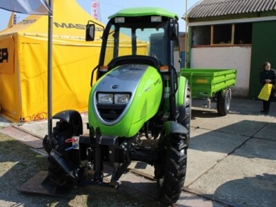 Traktor Labinprogres TPS Tuber 40 s kabinom