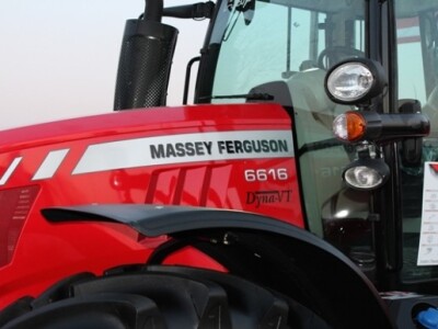 Traktor Massey Ferguson 6400