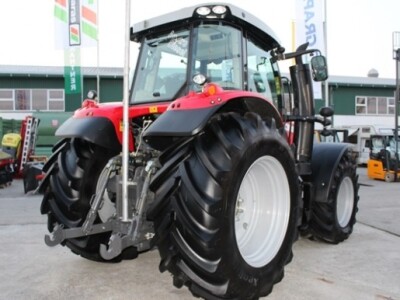 Traktor Massey Ferguson 6400