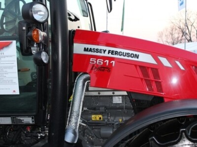 Traktor Massey Ferguson 5600