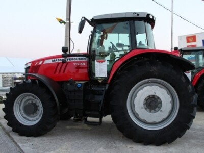 Traktor Massey Ferguson 7600