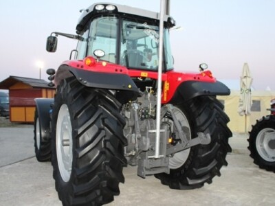 Traktor Massey Ferguson 7600