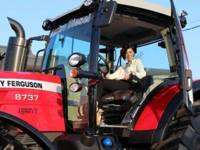 Maja i MF 8737