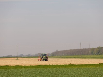 Proljetni radovi na baranjskim oranicama