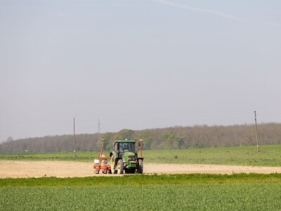 Proljetni radovi na baranjskim oranicama