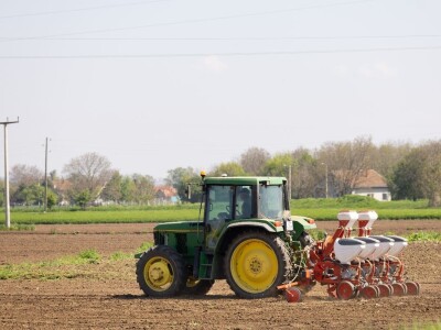 Proljetni radovi na baranjskim oranicama