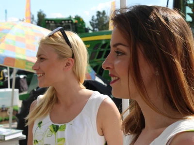 OTP banka hostese