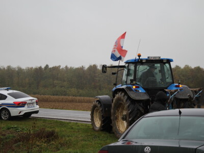 Prosvjed poljoprivrednika Potnjani-Paljevine