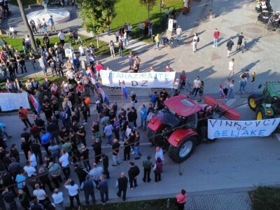 Prosvjed poljoprivrednika u Retkovcima Prosvjed poljoprivrednika u Retkovcima