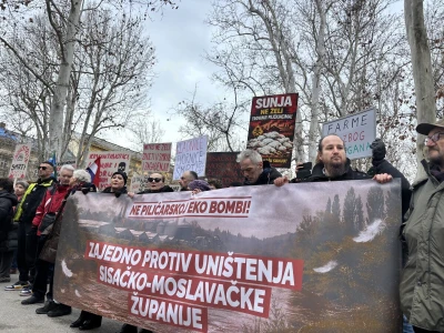 Prosvjed protiv izgradnje mega farme pilića u Sisačko-moslavačkoj županiji