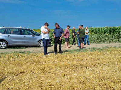 Prosvjed uozorenja ratara u Čemincu