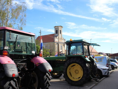 Prosvjed upozorenja poljoprivrednika Retkovci-Vinkovci