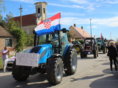 Prosvjed upozorenja poljoprivrednika Retkovci-Vinkovci