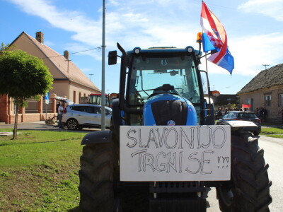 Prosvjed upozorenja poljoprivrednika Retkovci-Vinkovci