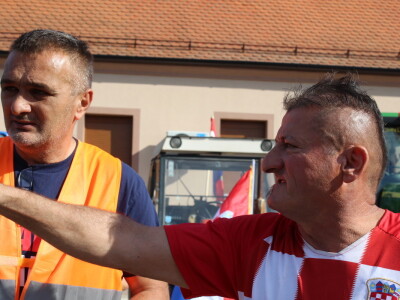 Prosvjed upozorenja poljoprivrednika Retkovci-Vinkovci