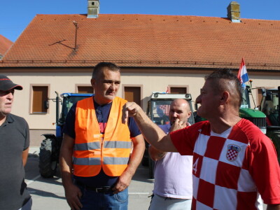 Prosvjed upozorenja poljoprivrednika Retkovci-Vinkovci