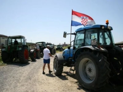Prosvjed poljoprivrednika na punktu Đakovo