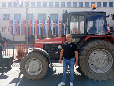 Protest ispred zgrade Banovine u Novom Sadu