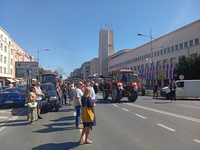 Protest poljoprivrednika u Novom Sadu
