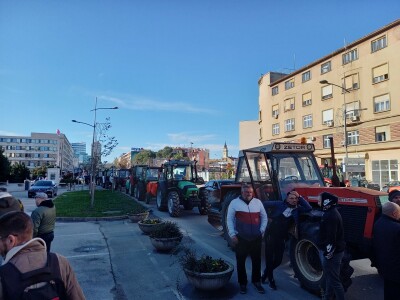 Protest u Novom Sadu ispred Banovine (16.11.2023.)