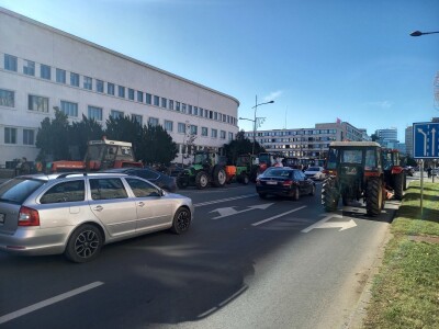 Protest u Novom Sadu ispred Banovine (16.11.2023.)
