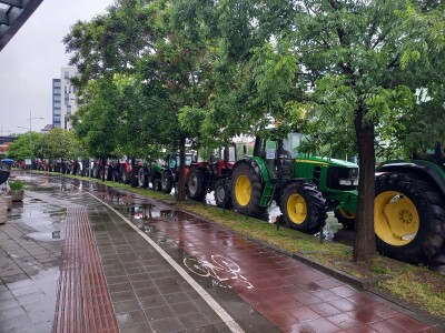 Protesti, maj 2023. (Sajam) - Kiša